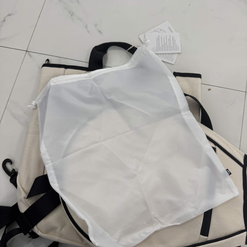 Lululemon Racket Bag 19L - Picture 6 of 7